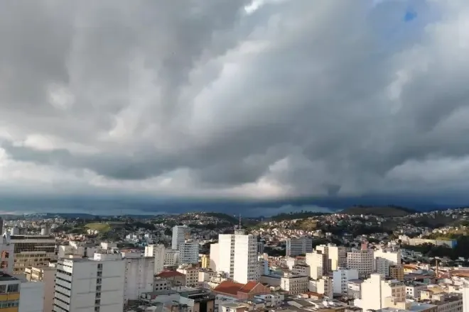 Sudeste tem alerta para chuvas fortes, raios e temporais nesta quarta e quinta