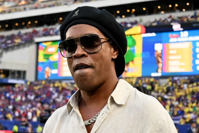 Justiça afasta Ronaldinho Gaúcho de condenação de mais de R$ 1,7 milhão ligada à 18K Ronaldinho