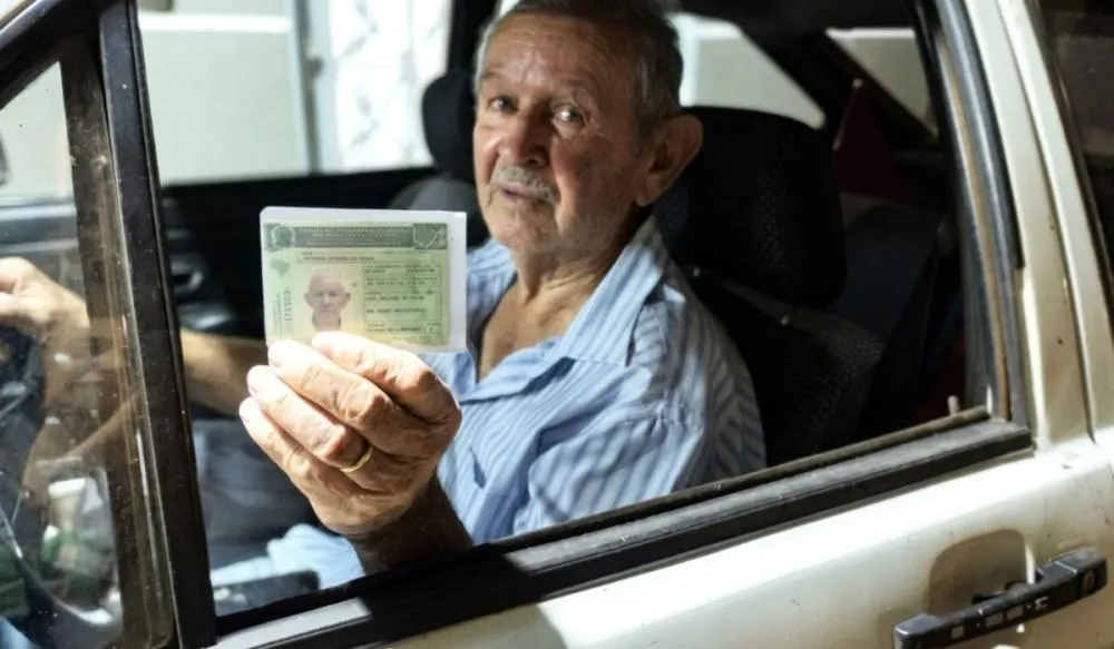 Motoristas de 50 a 69 anos terão renovação automática da CNH limitada a uma única vez a partir de 2026